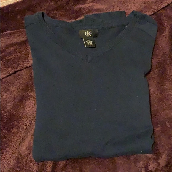 Calvin Klein sweater - Picture 2 of 4